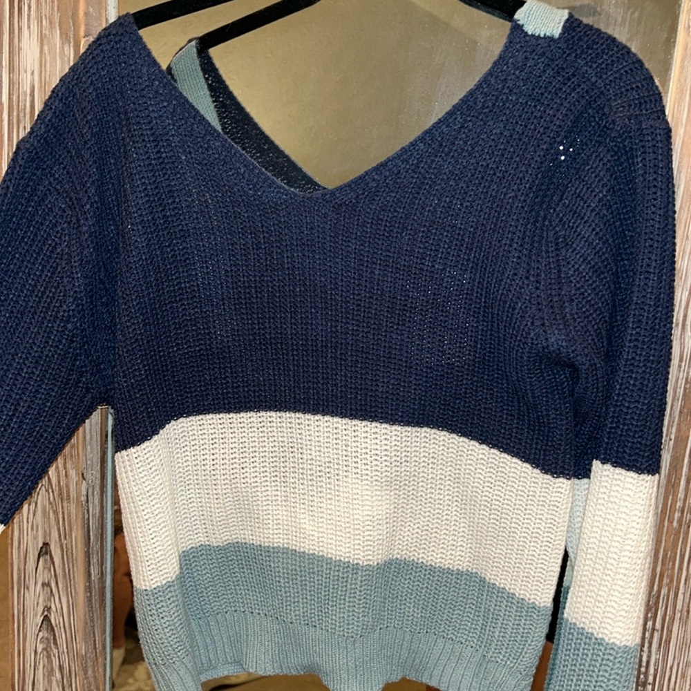 Size L striped blue sweater